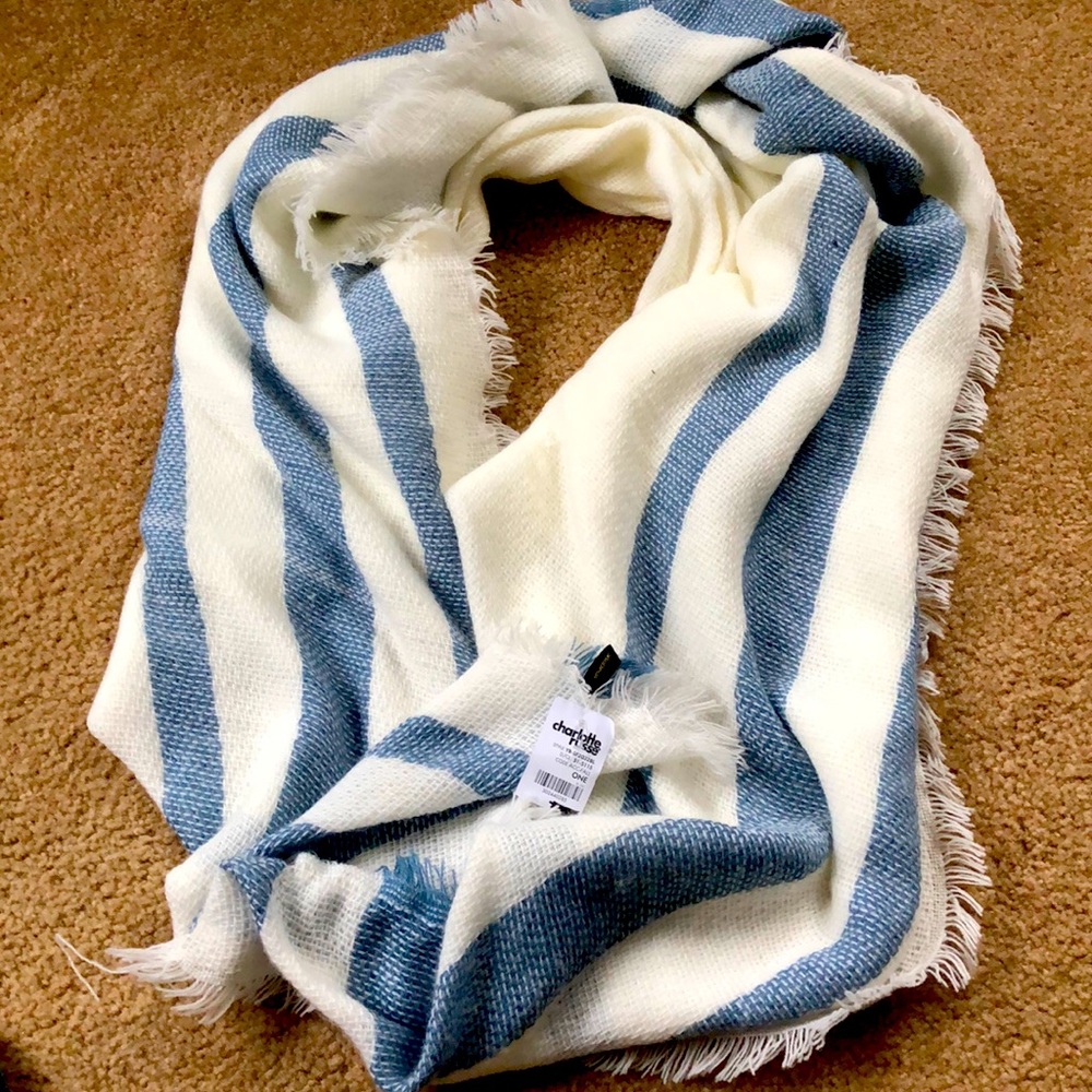 Charlotte Russe scarf brand new with tag still attached